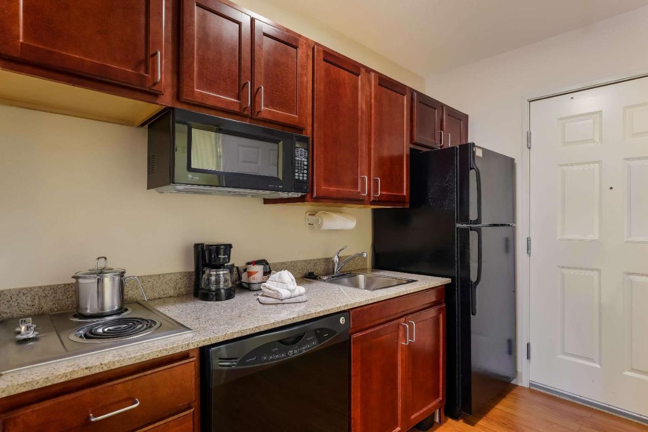 Mainstay Suites Fitchburg - Madison Eksteriør billede