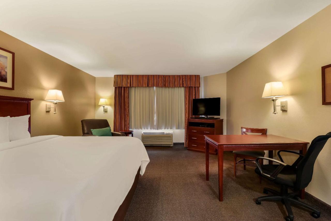 Mainstay Suites Fitchburg - Madison Eksteriør billede