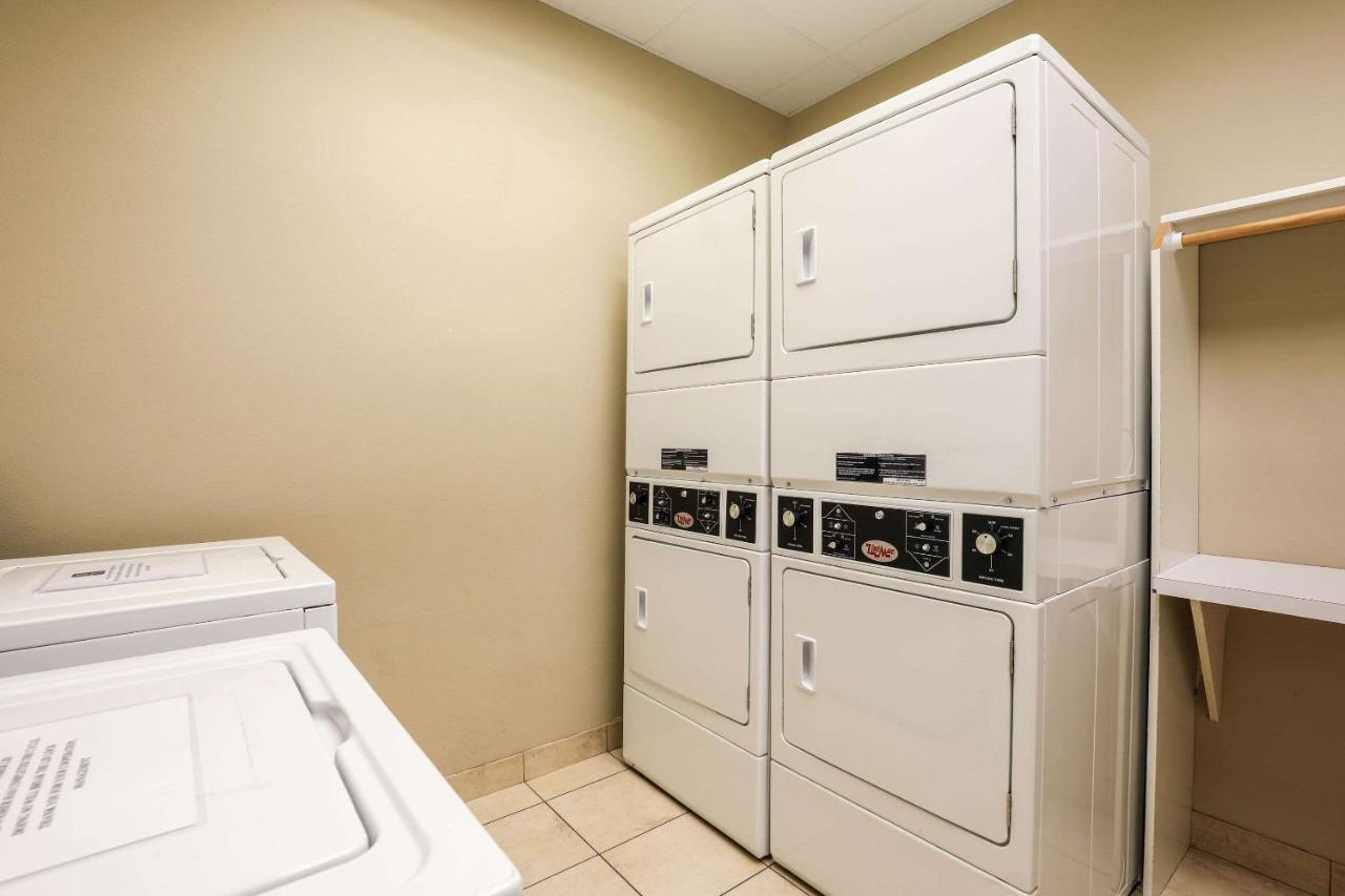 Mainstay Suites Fitchburg - Madison Eksteriør billede