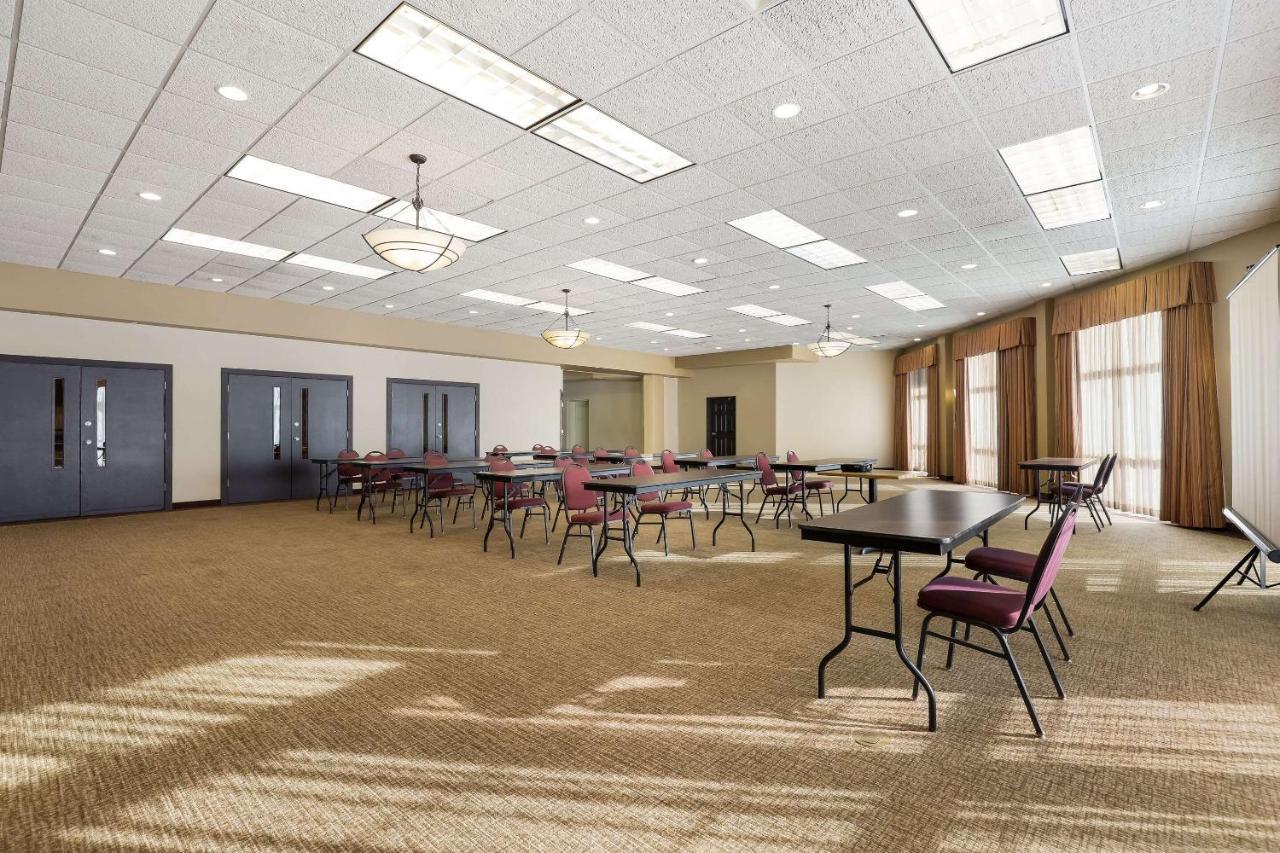 Mainstay Suites Fitchburg - Madison Eksteriør billede